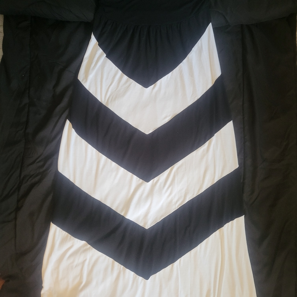 EUC Design History Strapless Cheveron Maxi Dress Sz Large